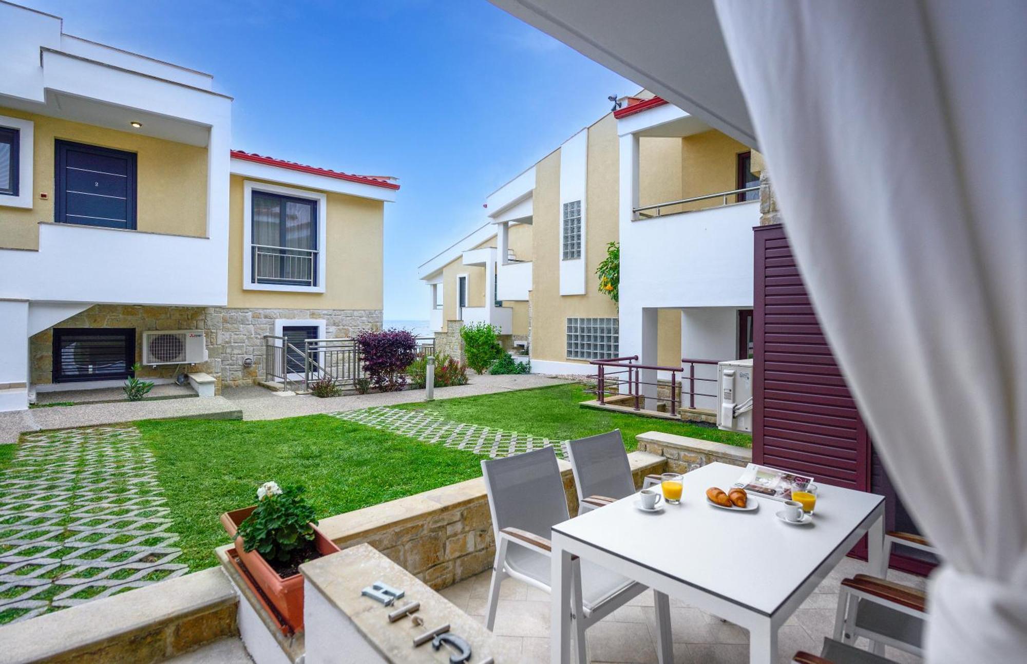 נאה פוטידאה Elpiniki Luxury Apartments מראה חיצוני תמונה